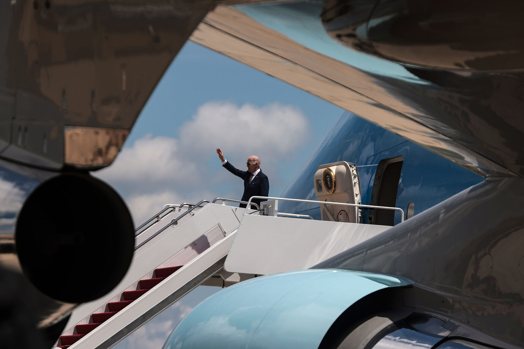 Biden signs $40 billion aid package to Ukraine while in Seoul